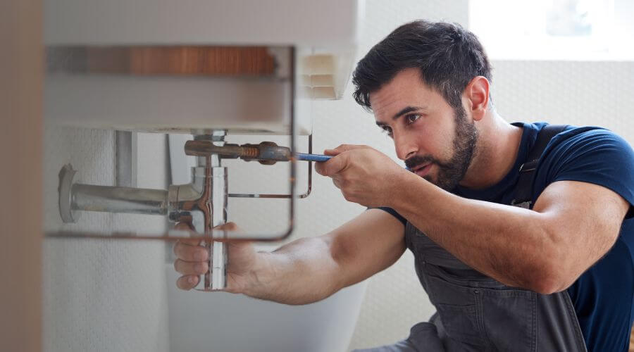 Water heater leaking fix in South Whitley, IN